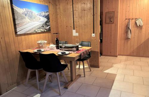 Bettmeralp Apartment | Ski-in, central and cosy in the Chalet Diana, free access to swimming pool