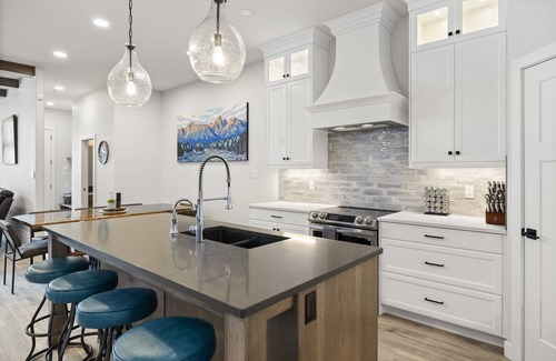 East Kootenay House | Ski-In Chalet at Fernie Alpine Swim Spa & Sauna B