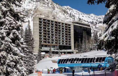 Salt Lake Mountain Resorts Condo | Ski in/out 2-bedroom condo at the Cliff Club at snowbird