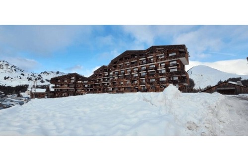 Le Praz de Lys Apartment | Ski-in/ski-out 3 bedrooms Mont Blanc view Comfort & charm