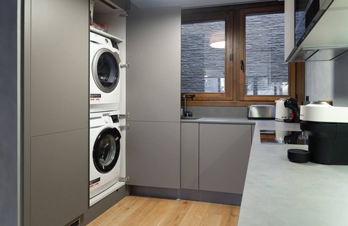 El Tarter Apartment | Ski-in/Ski-out Retreat with Pool, Sauna, and Gym