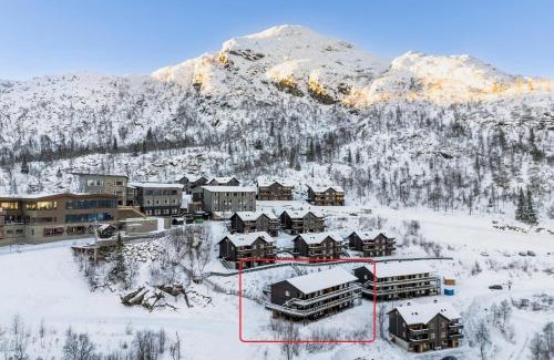 Hemsedal Apartment | Ski in-Ski out with Style and Scenic Views