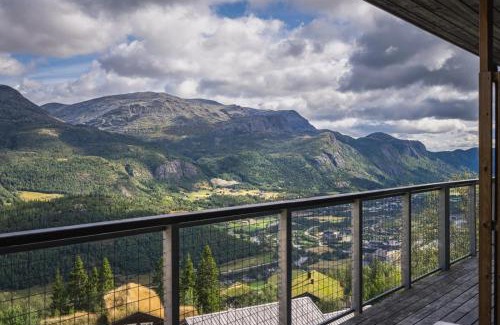 Hemsedal Apartment | Ski in-Ski out with Style and Scenic Views