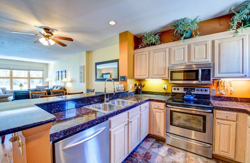 Lakeside Village Condo | Ski mountain & Lake Views -Resort Shuttle, Keystone Convention Center - 2 BR