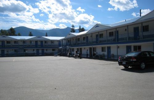 Creston Hotel | Skimmerhorn Inn