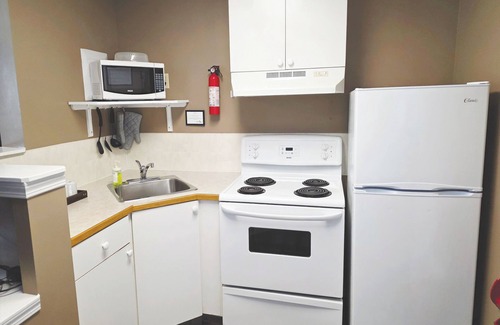 Creston Hotel | Skimmerhorn Inn