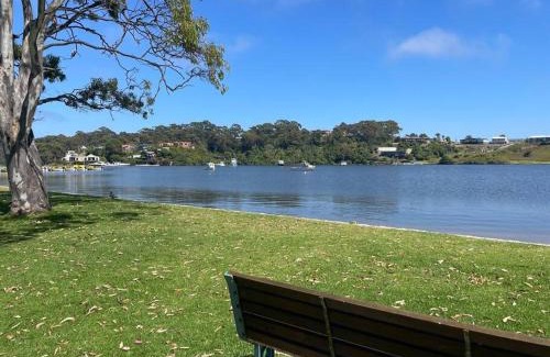 Lakes Entrance Apartment | Skipper’s Lakes Entrance *Waterfront*