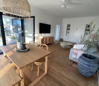 Lakes Entrance Apartment | Skipper’s Lakes Entrance *Waterfront*