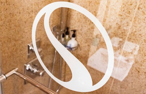 Whitehorse Hotel | SKKY Hotel