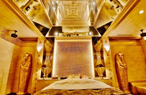 Beppu Hotel | SKY JZauruss バズるホテル ,Dinosaur Love Hotel