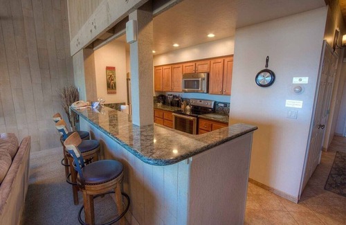 South Lake Tahoe Condo | Sky Lake Splendor 5 Bedroom Condo by RedAwning