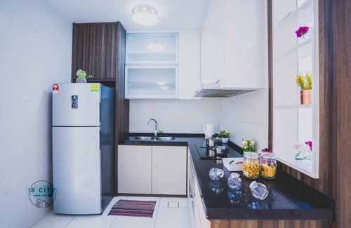 Setia Tropika Apartment | Sky Peak (9pax) ホームステイ @ JB City Homestay