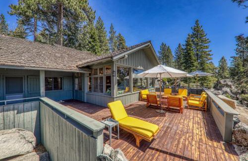 Brockway House | Sky Rocks - Private Beach, Buoy & Pier, HOA Swimming Pool & Tennis