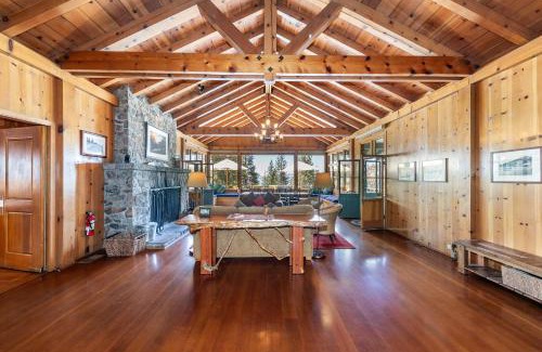 Brockway House | Sky Rocks - Private Beach, Buoy & Pier, HOA Swimming Pool & Tennis