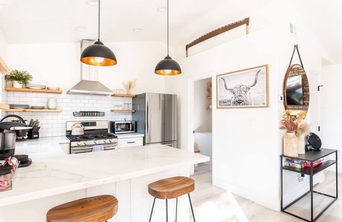 Arrowhead Villas House | Sky's Cozy Cabin only 5 Minutes from the Village and Sky Park!