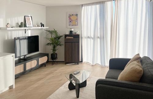 Melbourne Central Business District Apartment | Sky View 1B1B APT in the CBD
