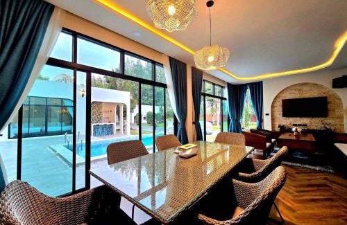 Khanong Phra House | SkyBird Lake View Resort Khaoyai
