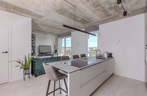 Snipiskes Apartment | Skyline 1 BD Apartment by Hostlovers