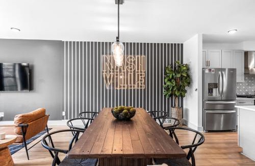 McFerrin Park House | Skyline Soundhouse by AvantStay Rooftop Deck Game Room near East Nashville Broadway