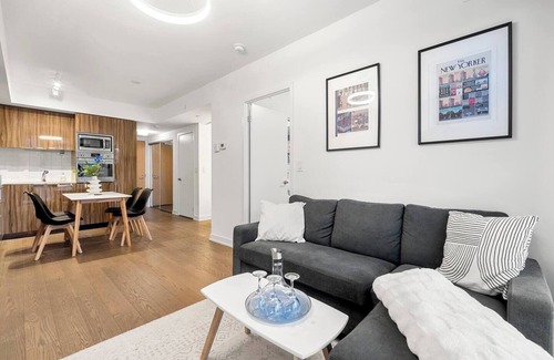 Bay Cloverhill Apartment | Skyline Toronto with City view