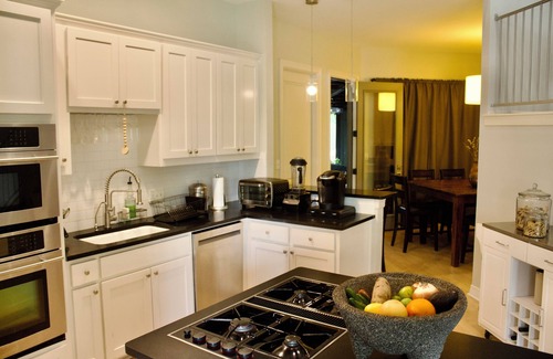 Barton Heights House | Skyline Views + Steps to Austin’s Best Dining