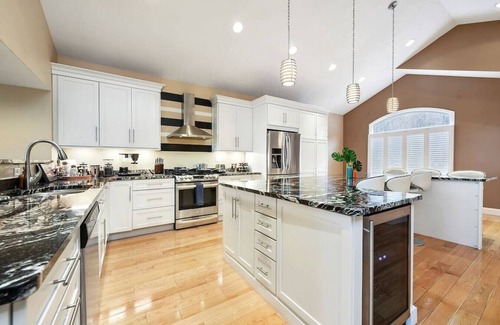 Mount Washington House | Skyline Views ★ Stunning Balconies ★ Luxe Home!