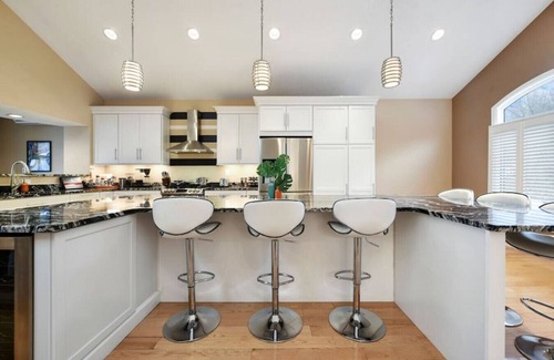 Mount Washington House | Skyline Views ★ Stunning Balconies ★ Luxe Home!