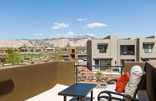 St. George Apartment | Skyline Vista