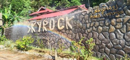 Jeram Takar House | SKYROCK VILLA SG LEMBING