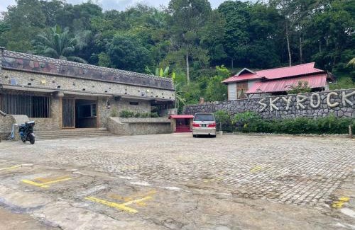 Jeram Takar House | SKYROCK VILLA SG LEMBING