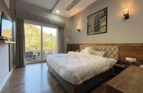 Mussoorie Resort | SL Manor Resort by Lawrence Hotels