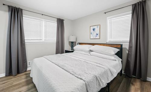 Stockbridge House | Sleek 3 BR home with self check in Private!