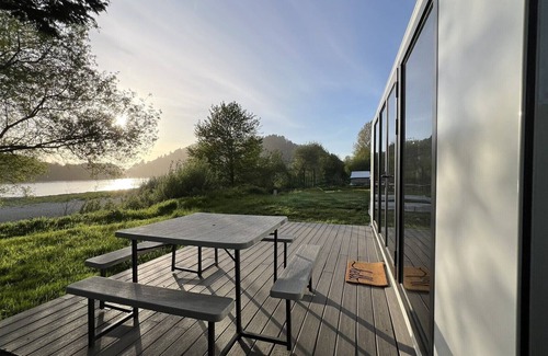 Klamath Cabin | Sleek and Modern Glamping Pod in Klamath, Perfect for a Getaway near the Pacific Ocean