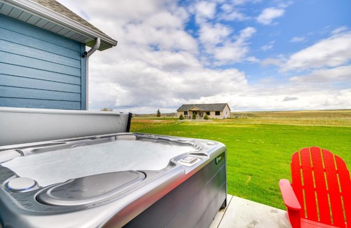 Red Lodge House | Sleek Red Lodge Home Rental with Private Hot Tub!
