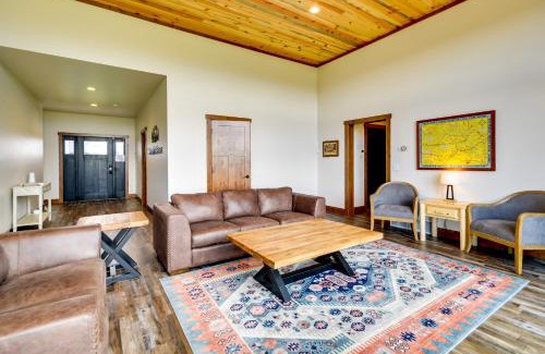 Red Lodge House | Sleek Red Lodge Home Rental with Private Hot Tub!