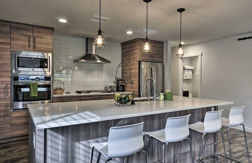 Astoria Condo | Sleek Riverfront Condo on Pier in Downtown Astoria