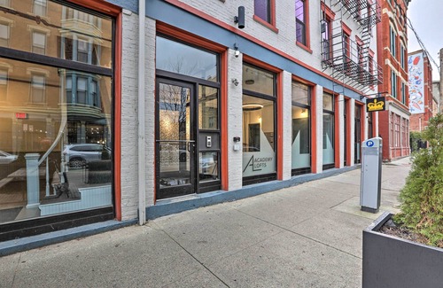 Over-the-Rhine Apartment | Sleek Studio Near Dtwn Dining & Entertainment