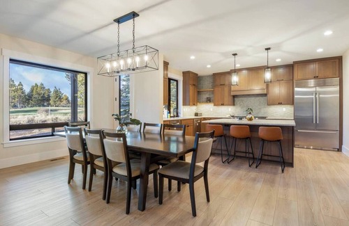 Sunriver House | Sleeps 18 | 7 bed, 7.5 bath | EV | Hot tub | SHARC