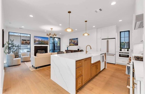 Blackshear-Prospect Hill House | Sleeps 19 | Pool | Game Room | Luxury 5BR Retreat