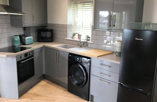 Wisbech Apartment | Sleeps 4 in 2 En-suite bedrooms Apartment just 1/2 mile from Wisbech Town centre