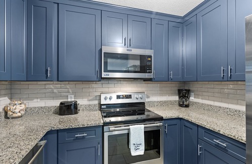 Emerald Isle House | Sleeps 5! 2 BR, 2.5BA Townhome-Walk to Beach & Dining – Your Escape Awaits!