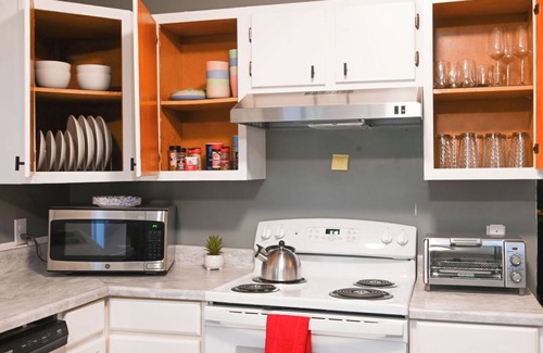 Fort Mill Apartment | Sleeps 6/Smart TVs/Fenced Backyard/Self Check-In/Private Office