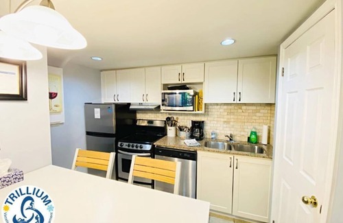 Craigleith Apartment | Slopeside Studio Wifi Towels Ski in Out
