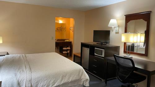 Harrisonville Hotel | Slumber Inn Harrisonville