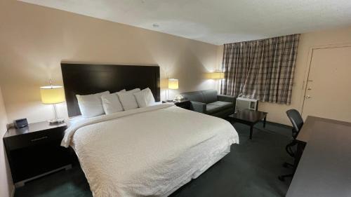 Harrisonville Hotel | Slumber Inn Harrisonville