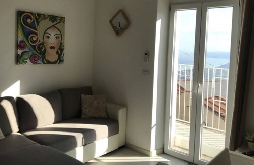 Castelmola Apartment | Small Apartment