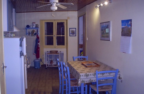 Theze House | Small house in center of Theze, with supurb views of the Durance river valley,