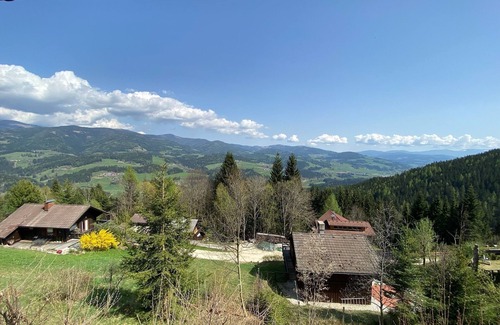 Reichenfels House | Small hut with a great panorama and plenty of space for families