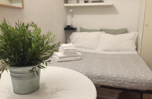 Rione V Ponte Apartment | Small Navona Studio