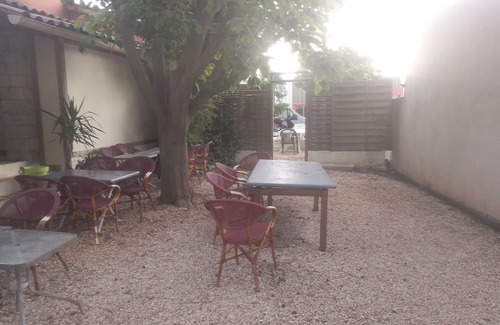 Cuers Apartment | Small studette with garden view